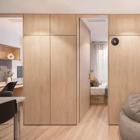 Апарт-готель Stephouse Tarradellas 3*